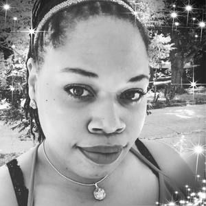 Meet your Posher, Raquel